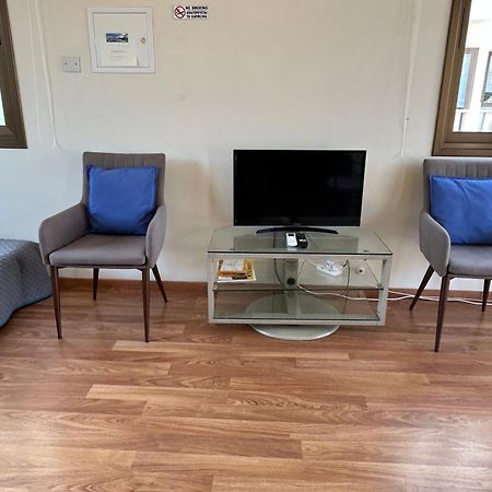 Extremely Comfy Apt With Spacious Private Terrace 10Min Walk To The Beach & In Town 拉纳卡 外观 照片