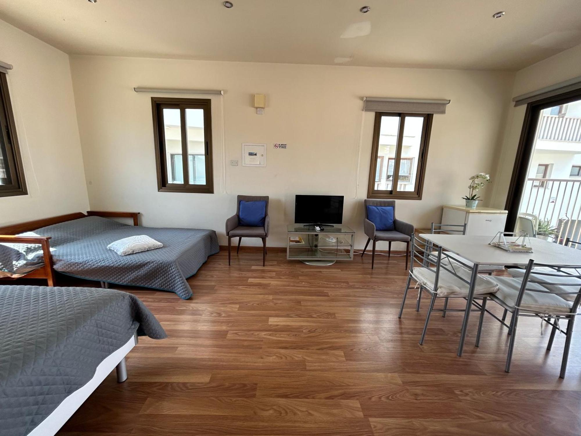 Extremely Comfy Apt With Spacious Private Terrace 10Min Walk To The Beach & In Town 拉纳卡 外观 照片